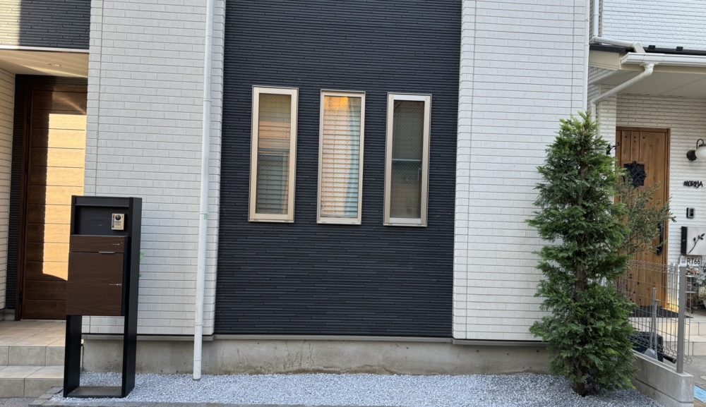 【施工事例】<br>伐採・抜根・防草シート・砂利敷き施工