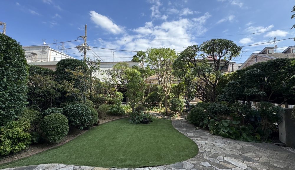 【施工事例】<br>庭園定期剪定・除草作業